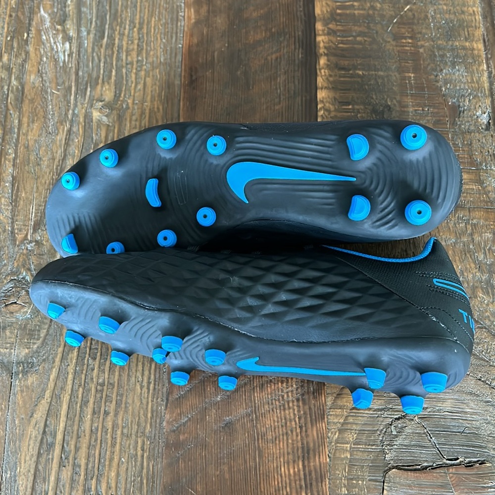 Tiempo Nike Cleats NWOT size 7.5 - Picture 9 of 10